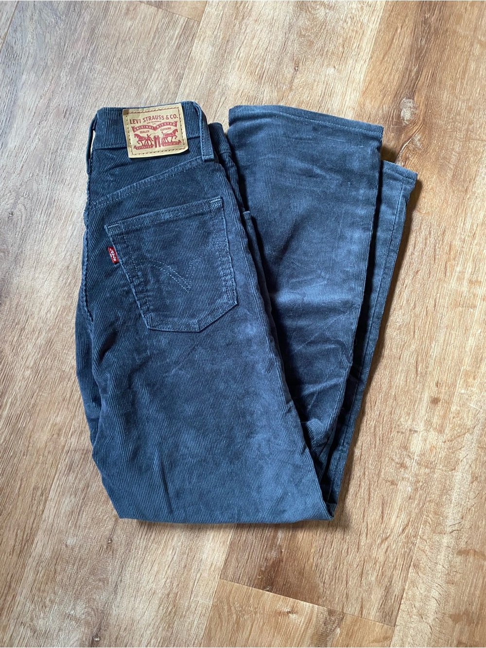 Levis straight leg corduroy jeans